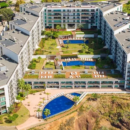 Madeira Palace Ocean Sounds 3 Pools & Ac Apartment